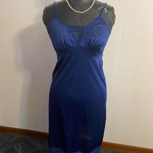 Henson Kickernick Navy Blue Vintage slip, size 34